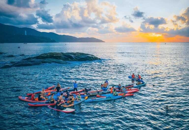Chèo SUP ở bãi Mân Thái